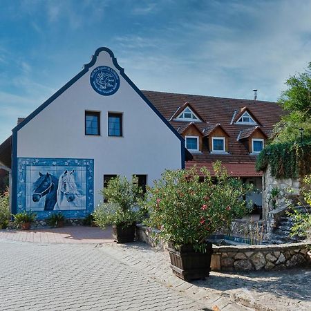 Szel Fiai Fogado Hotel Nyúl Buitenkant foto