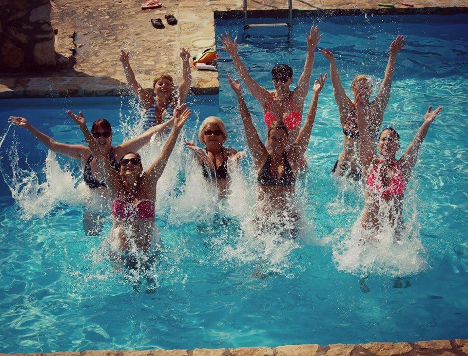 Szel Fiai Fogado Hotel Nyúl Buitenkant foto
