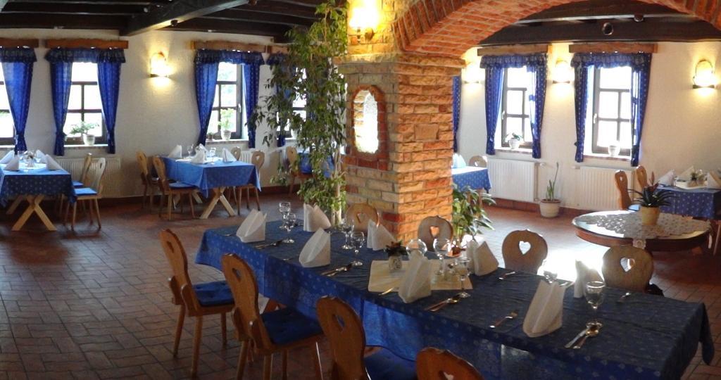 Szel Fiai Fogado Hotel Nyúl Buitenkant foto